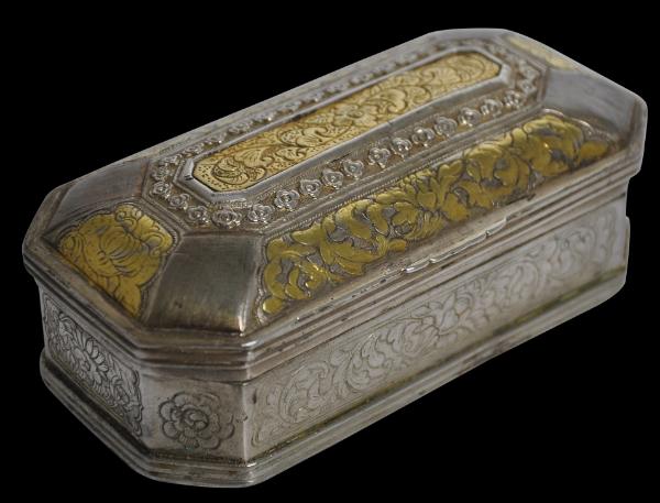 Silver Gold Sumatra Betel Tobacco Box - Michael Backman Ltd