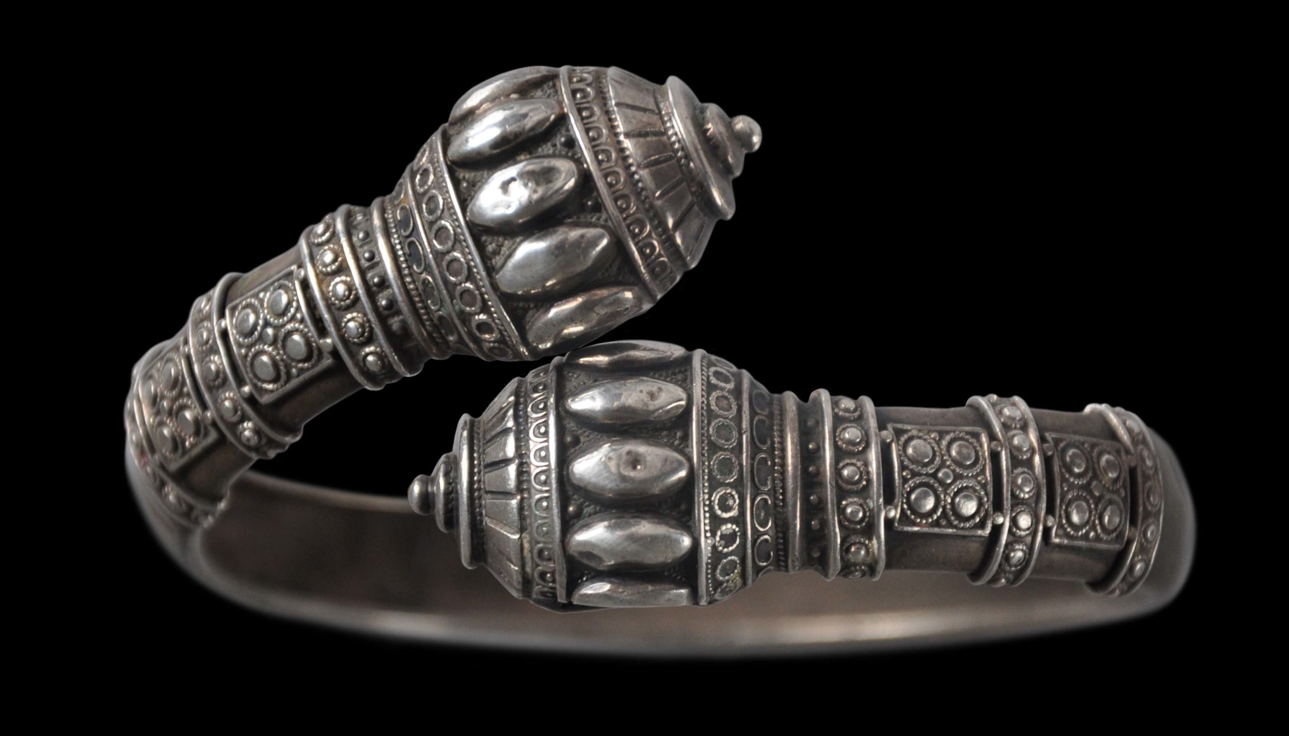 COUPLE - Vayuputra Gada 92.5 Silver Bracelet – Amaltaas