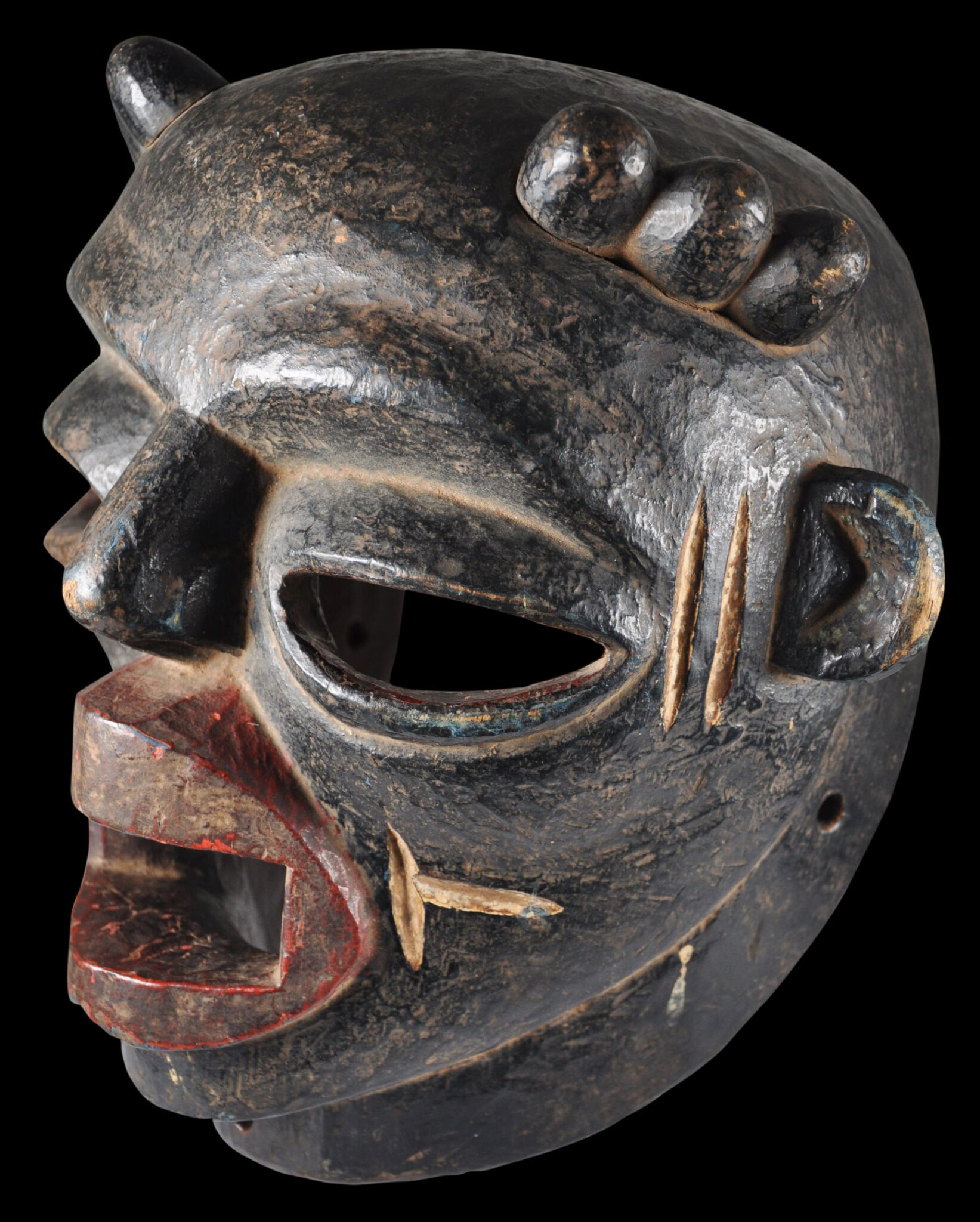 Superb Nigerian Ibibio Carved Wooden Mask - Michael Backman Ltd