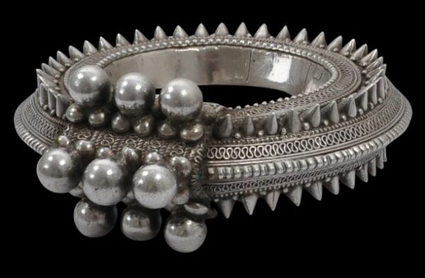 Yemeni Silver Upper Arm Bracelet (Damlaj) - Michael Backman Ltd