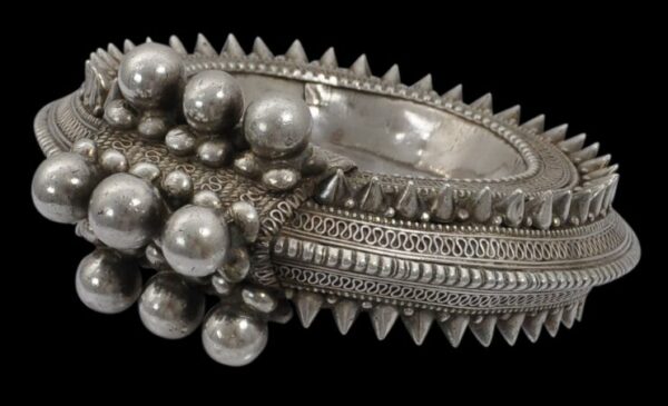 Yemeni Silver Upper Arm Bracelet (Damlaj) - Michael Backman Ltd