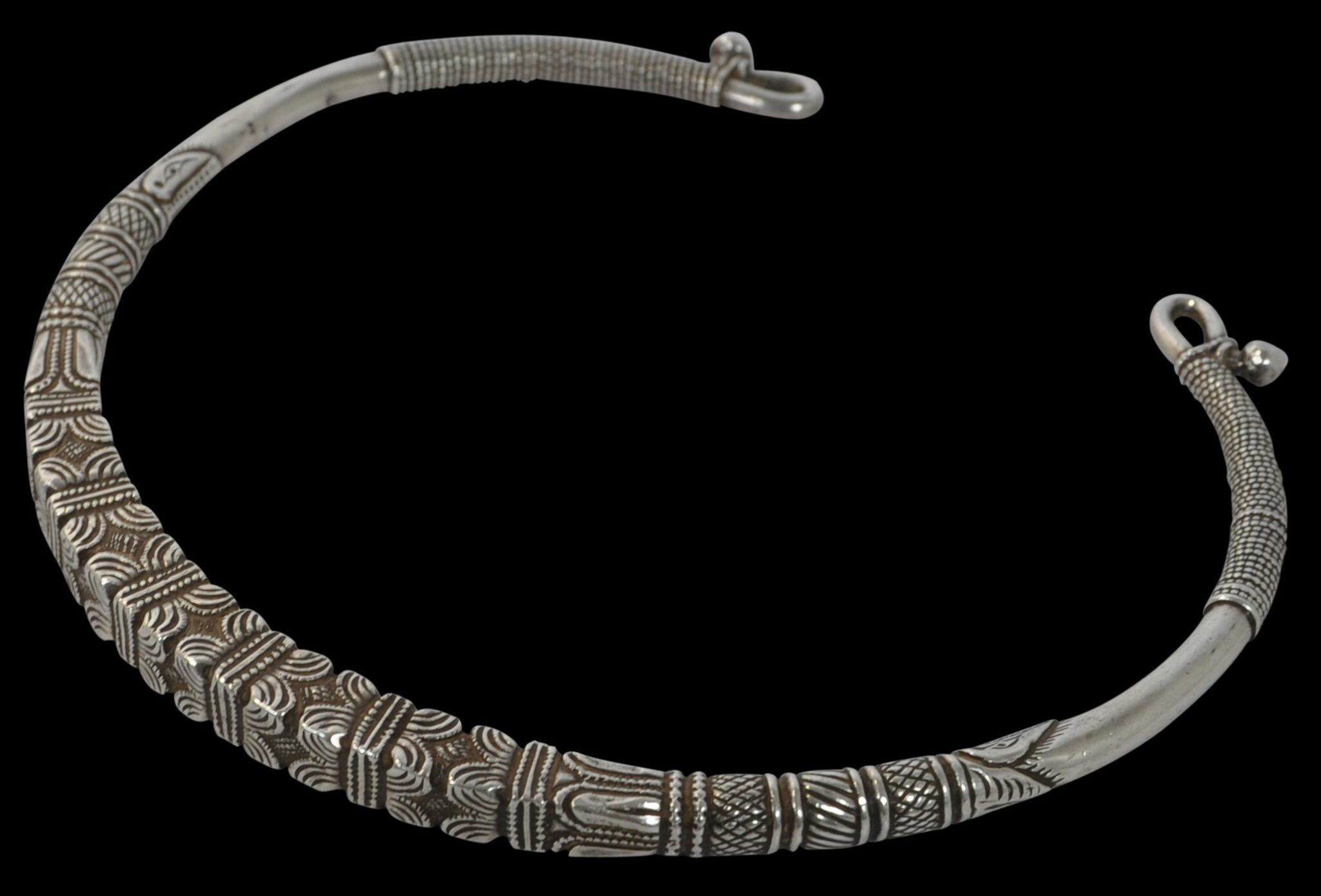 Rajasthan Woman's Silver Torque (Hansuli) - Michael Backman Ltd