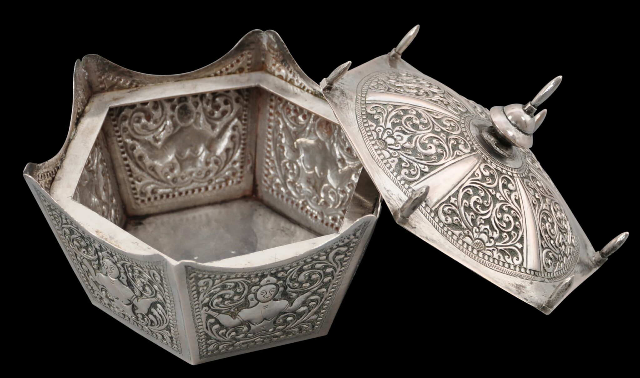 Sri Lankan Silver Box Shaped As The King Of Kandy's Crown - Michael 