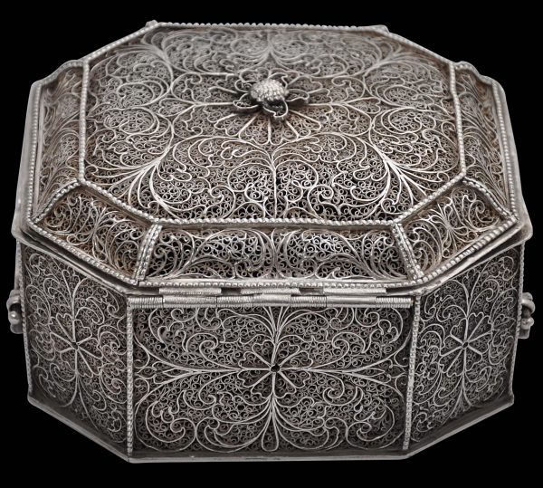 Colonial Dutch Batavia Silver Filigree Box - Michael Backman Ltd